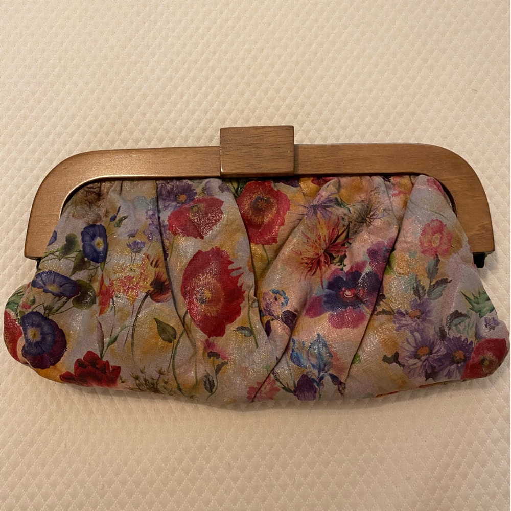 Sondra Robert’s glazed cotton and wood handbag